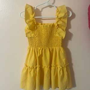 Beautiful yellow dress with ruffle sleeve detailing 3T